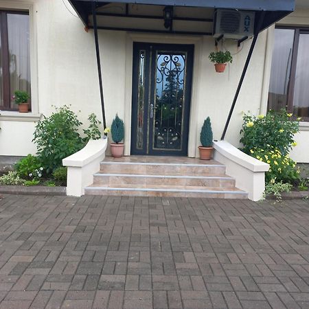 Mate'S Guest House Кобулети Екстериор снимка