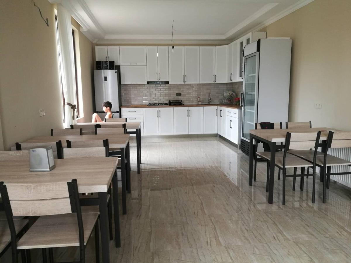 Mate'S Guest House Кобулети Екстериор снимка