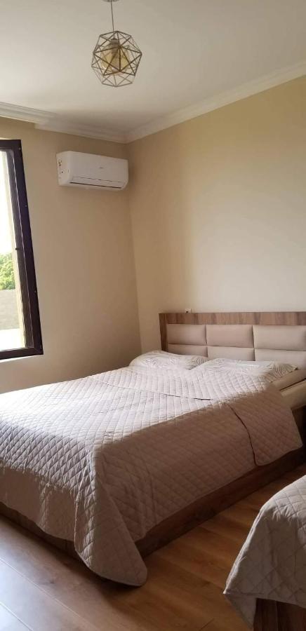 Mate'S Guest House Кобулети Екстериор снимка