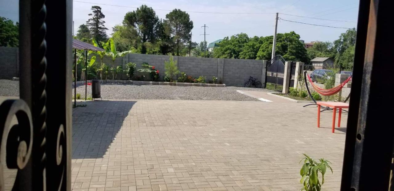 Mate'S Guest House Кобулети Екстериор снимка